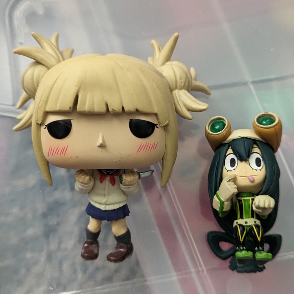 Toga pop and Tsuyu mini figure